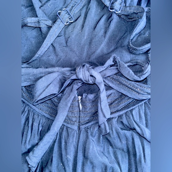 Flowy Strappy Open-Back Romper - Picture 3 of 3